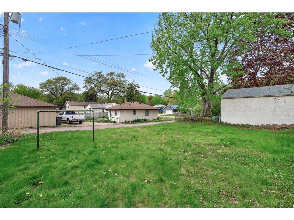 831 Howard Street N Saint Paul MN 55119 7073253 image17