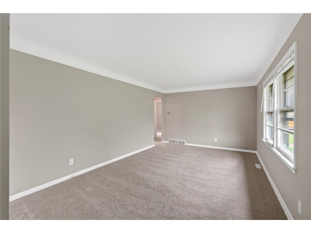 831 Howard Street N Saint Paul MN 55119 7073253 image2