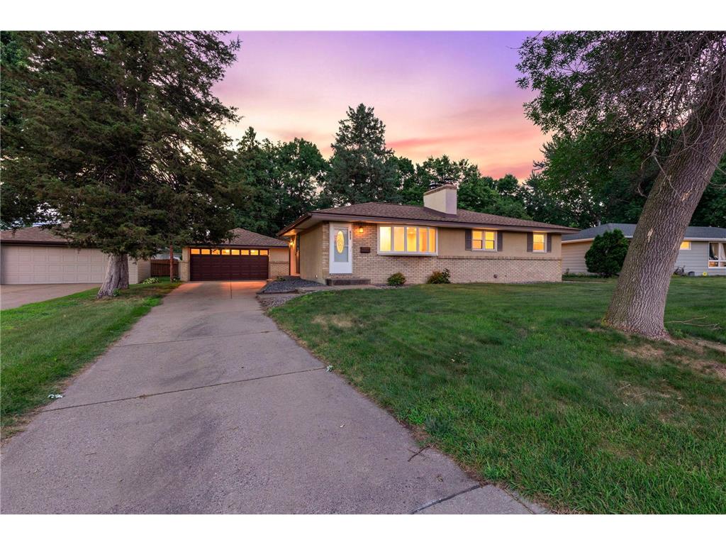 831 Overton Drive NE Fridley MN 55432 7106594 image1