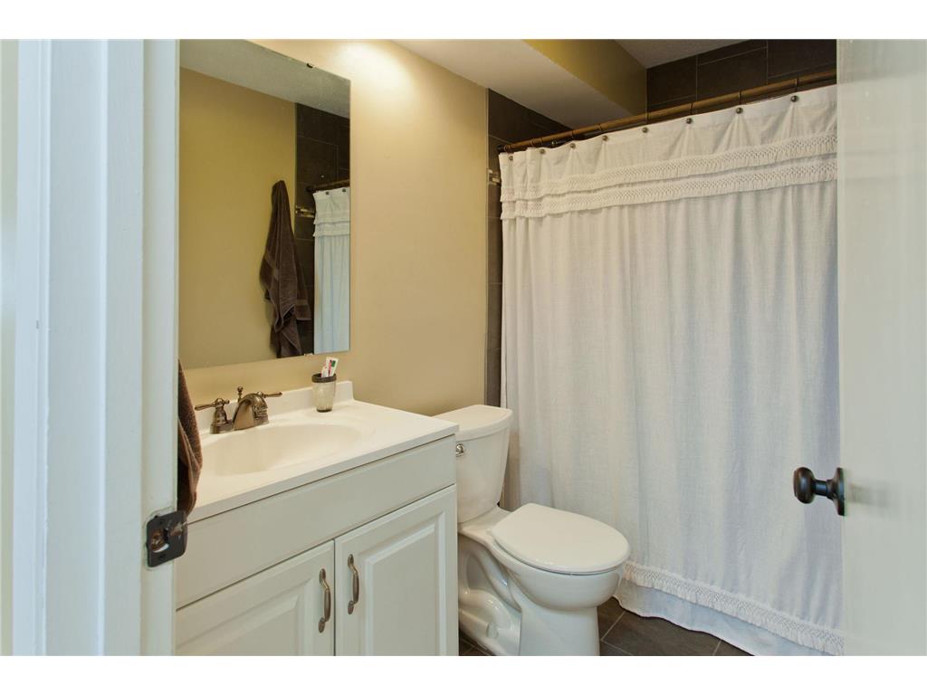 831 Weeks Avenue SE Minneapolis MN 55414 7063961 image5