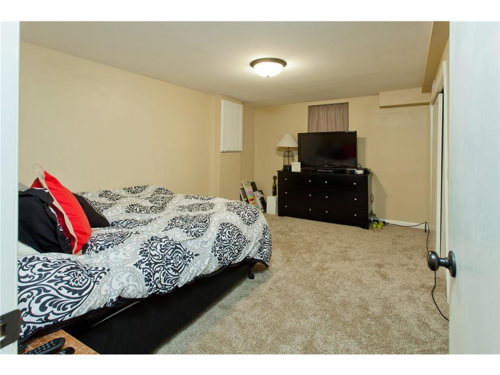 831 Weeks Avenue SE Minneapolis MN 55414 7063961 image6