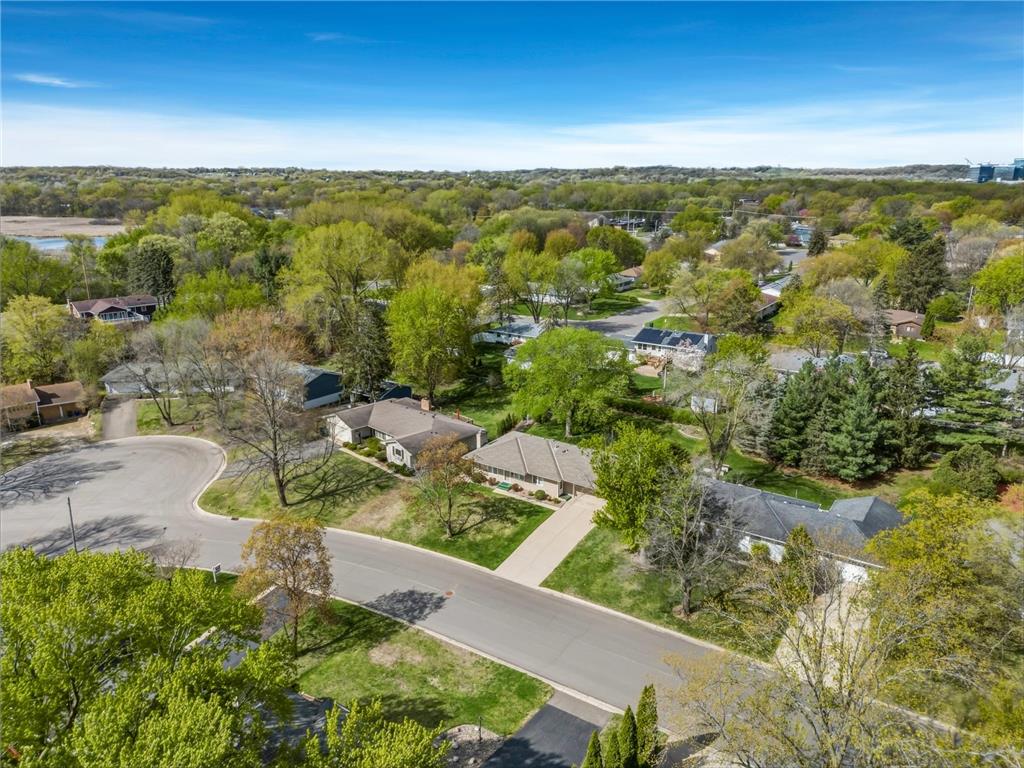 8316 Beard Road Bloomington MN 55431 7042650 image31