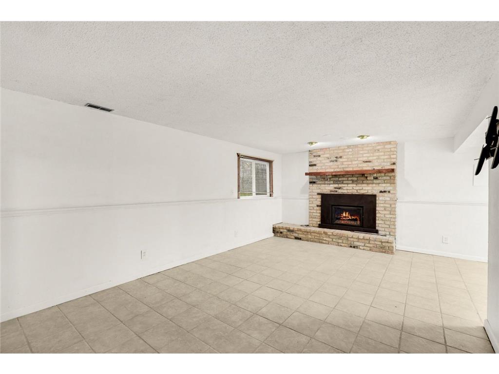 8316 Hampshire Avenue N Brooklyn Park MN 55445 6823986 image25