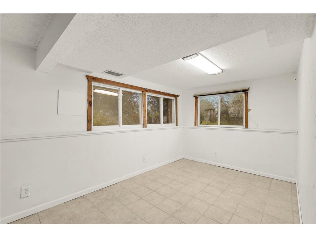 8316 Hampshire Avenue N Brooklyn Park MN 55445 6823986 image28