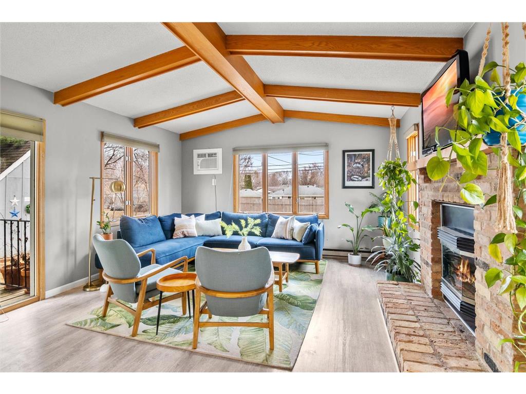 8317 32nd Place N Crystal MN 55427 6432995 image1