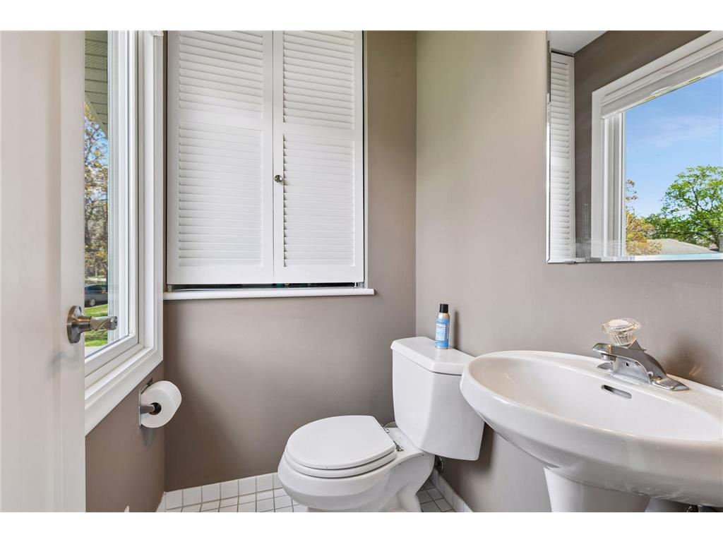 8317 Beard Road Bloomington MN 55431 7061135 image19
