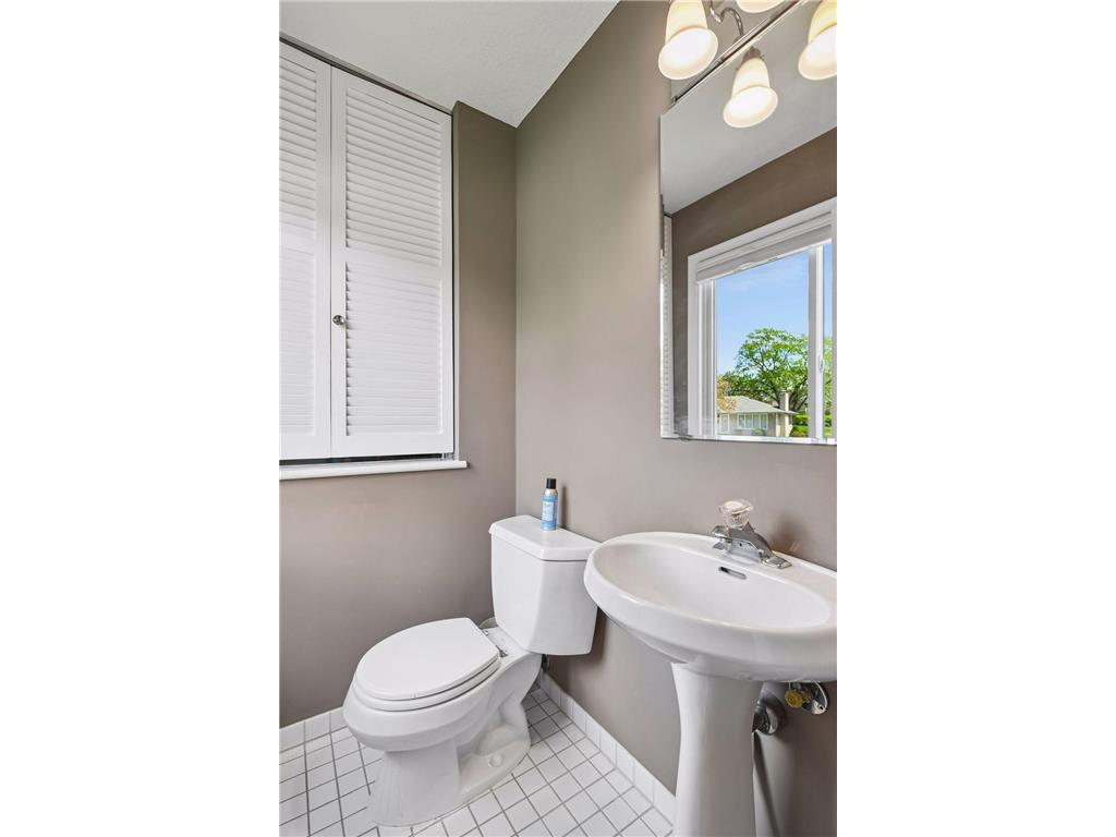 8317 Beard Road Bloomington MN 55431 7061135 image20