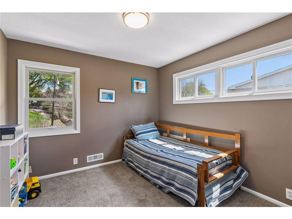 8317 Beard Road Bloomington MN 55431 7061135 image21