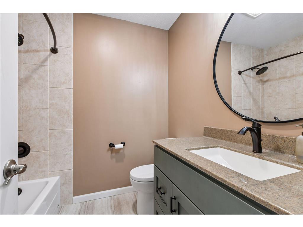 8317 Beard Road Bloomington MN 55431 7061135 image23