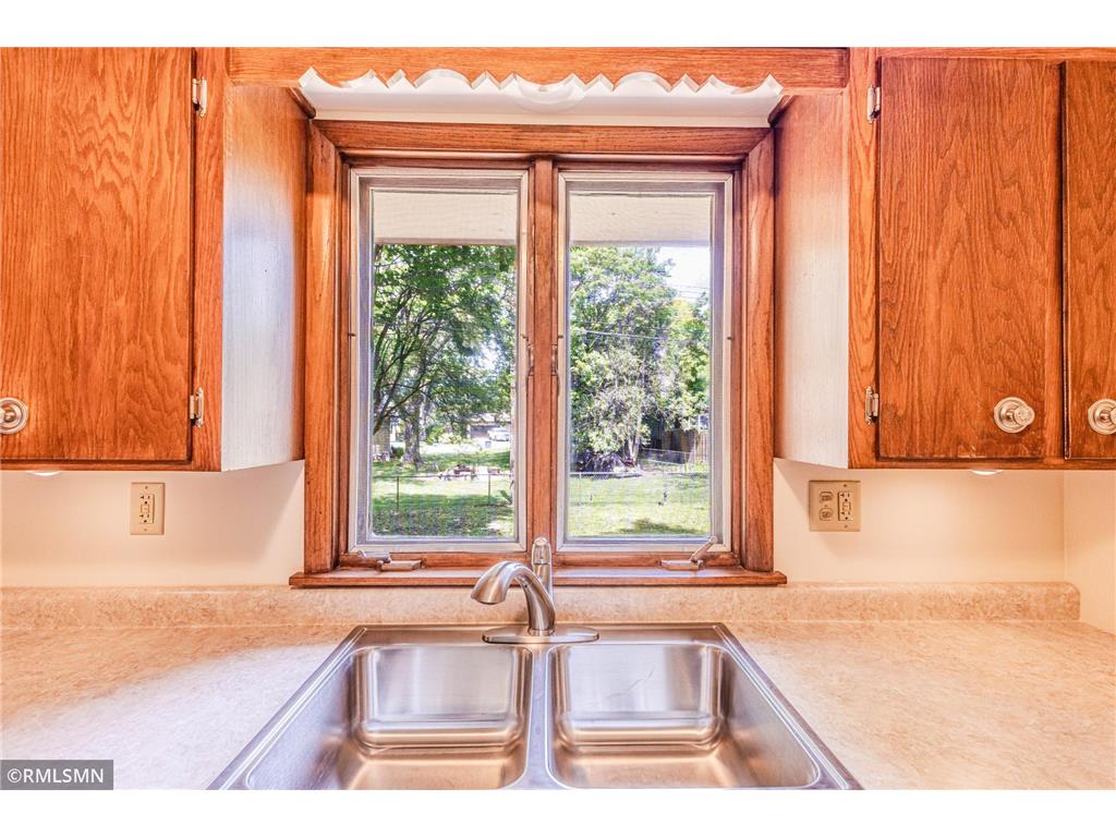 8324 62nd Avenue N Brooklyn Park MN 55428 7085087 image11