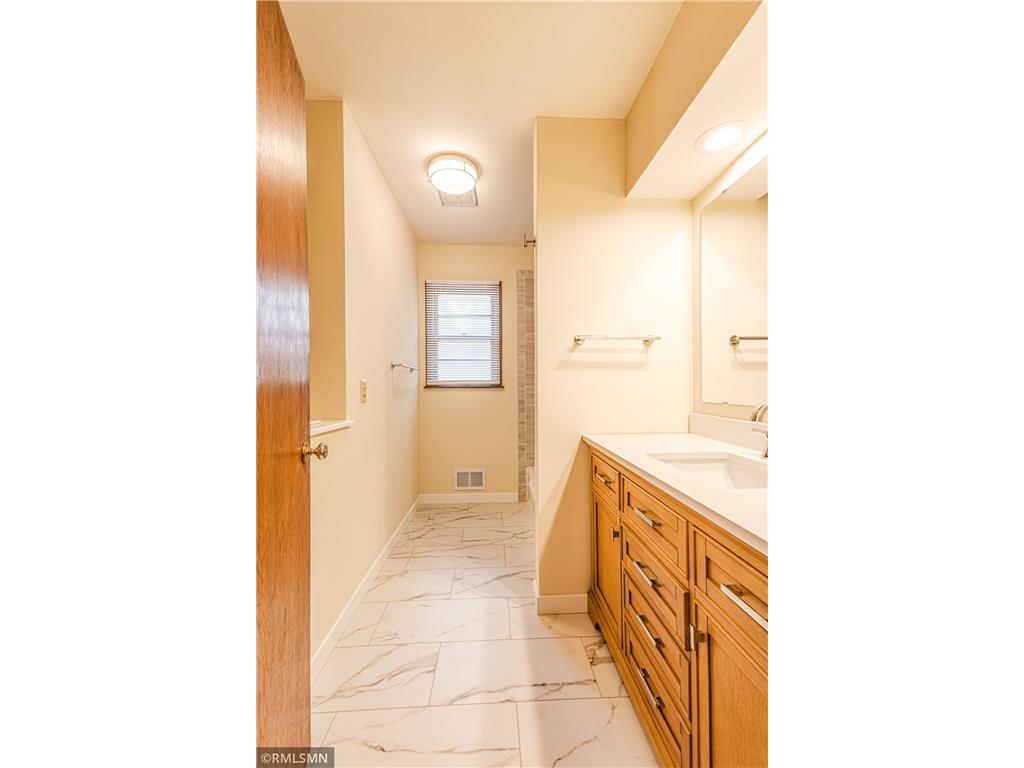 8324 62nd Avenue N Brooklyn Park MN 55428 7085087 image13