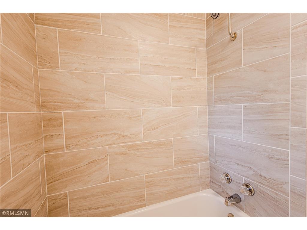 8324 62nd Avenue N Brooklyn Park MN 55428 7085087 image16