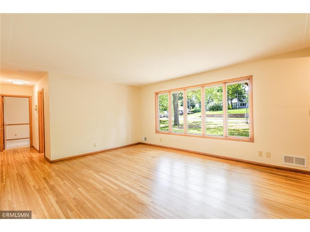8324 62nd Avenue N Brooklyn Park MN 55428 7085087 image19