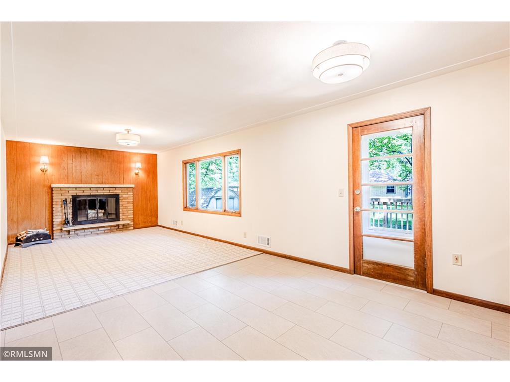 8324 62nd Avenue N Brooklyn Park MN 55428 7085087 image23