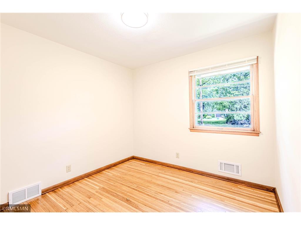 8324 62nd Avenue N Brooklyn Park MN 55428 7085087 image32
