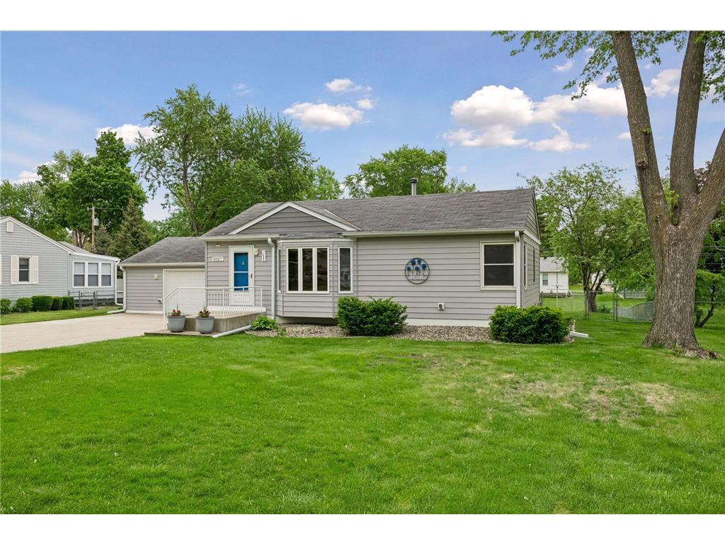 8327 2nd Avenue Bloomington MN 55420 7071269 image1