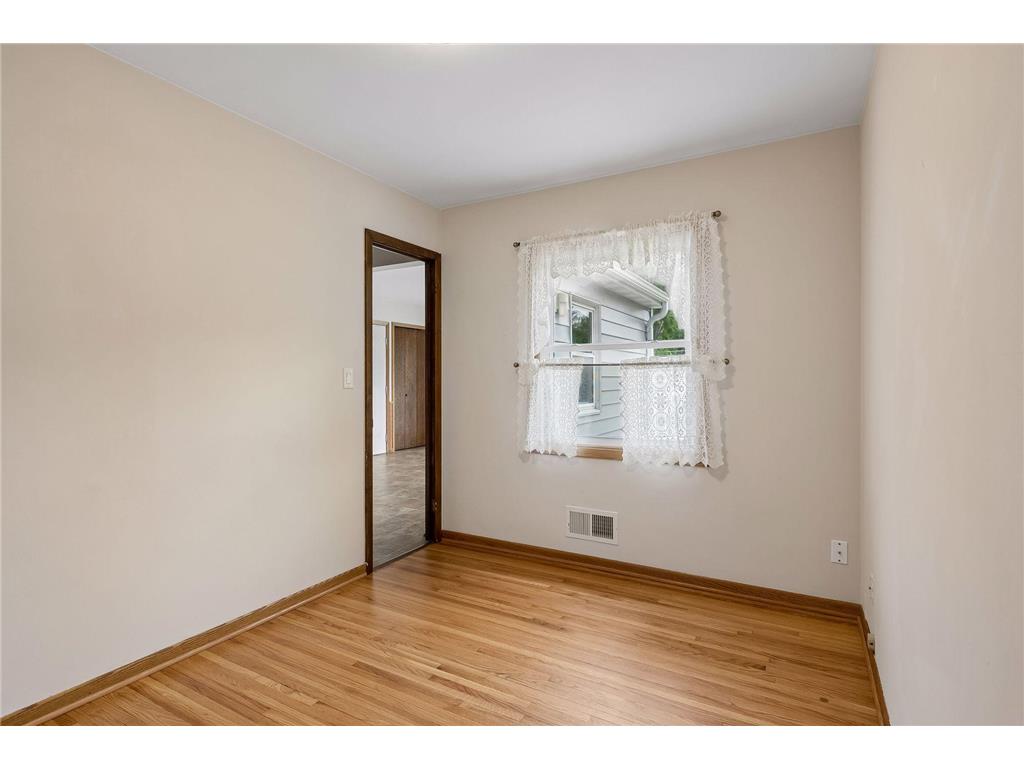 8327 2nd Avenue Bloomington MN 55420 7071269 image12