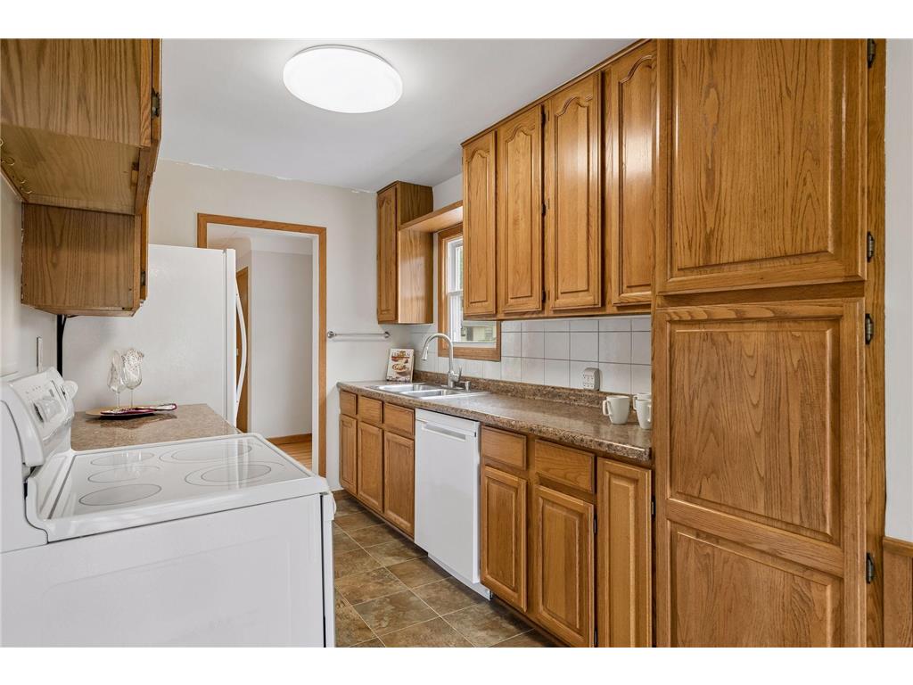 8327 2nd Avenue Bloomington MN 55420 7071269 image5