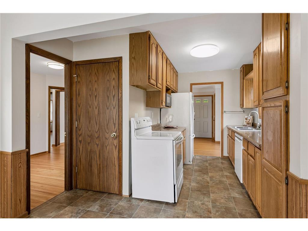 8327 2nd Avenue Bloomington MN 55420 7071269 image6
