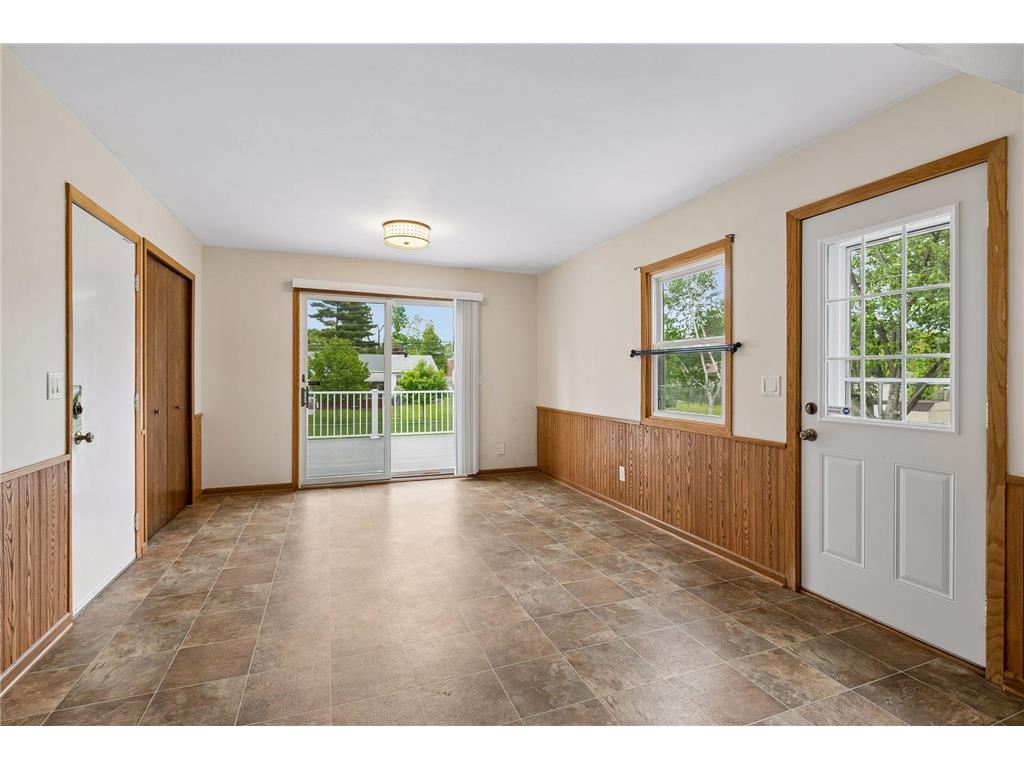 8327 2nd Avenue Bloomington MN 55420 7071269 image8