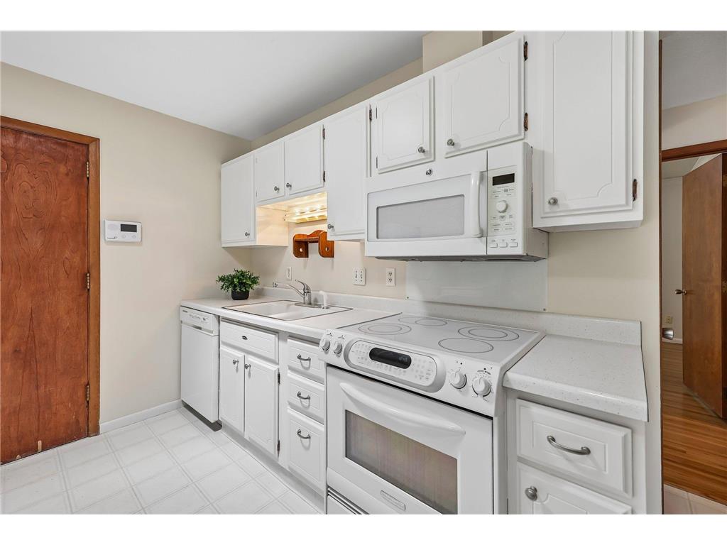 8328 Ewing Road Bloomington MN 55431 7068665 image11