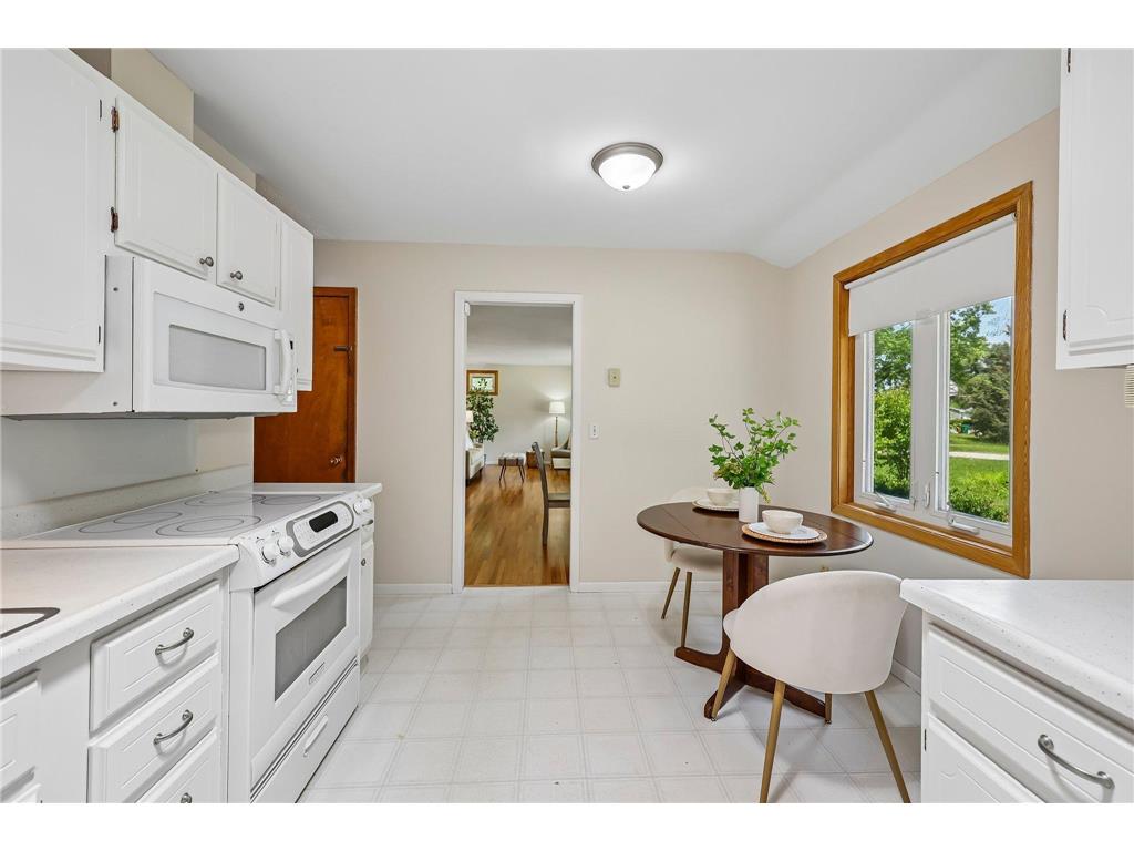 8328 Ewing Road Bloomington MN 55431 7068665 image15