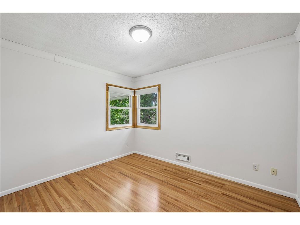 8328 Ewing Road Bloomington MN 55431 7068665 image24