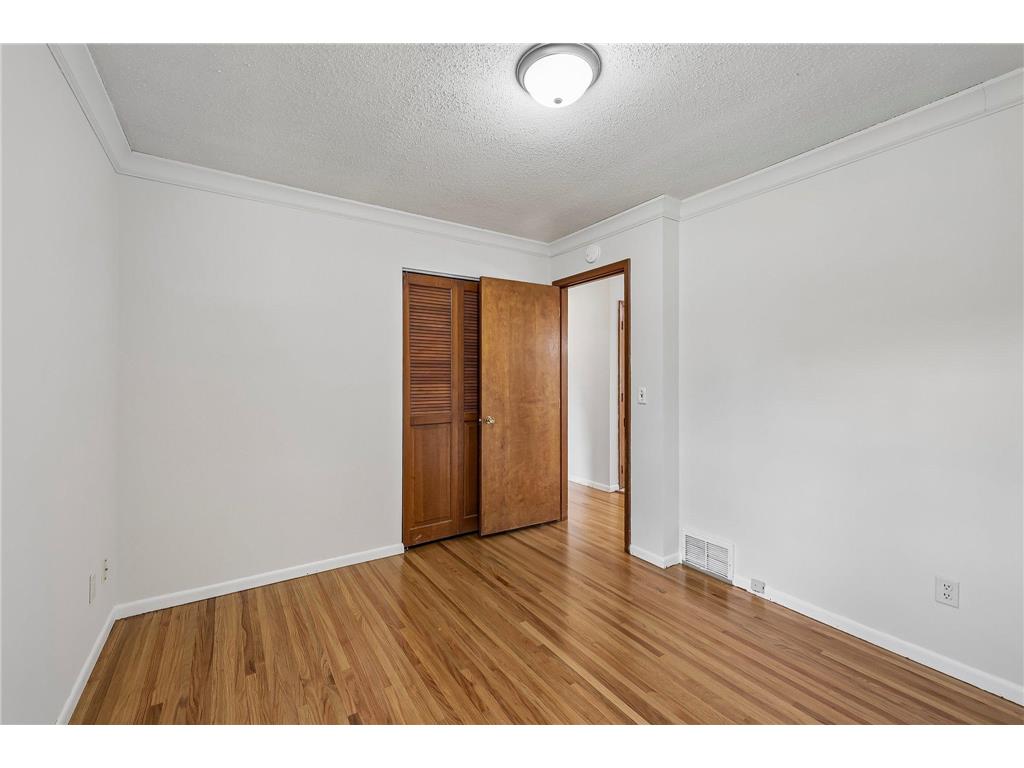 8328 Ewing Road Bloomington MN 55431 7068665 image25