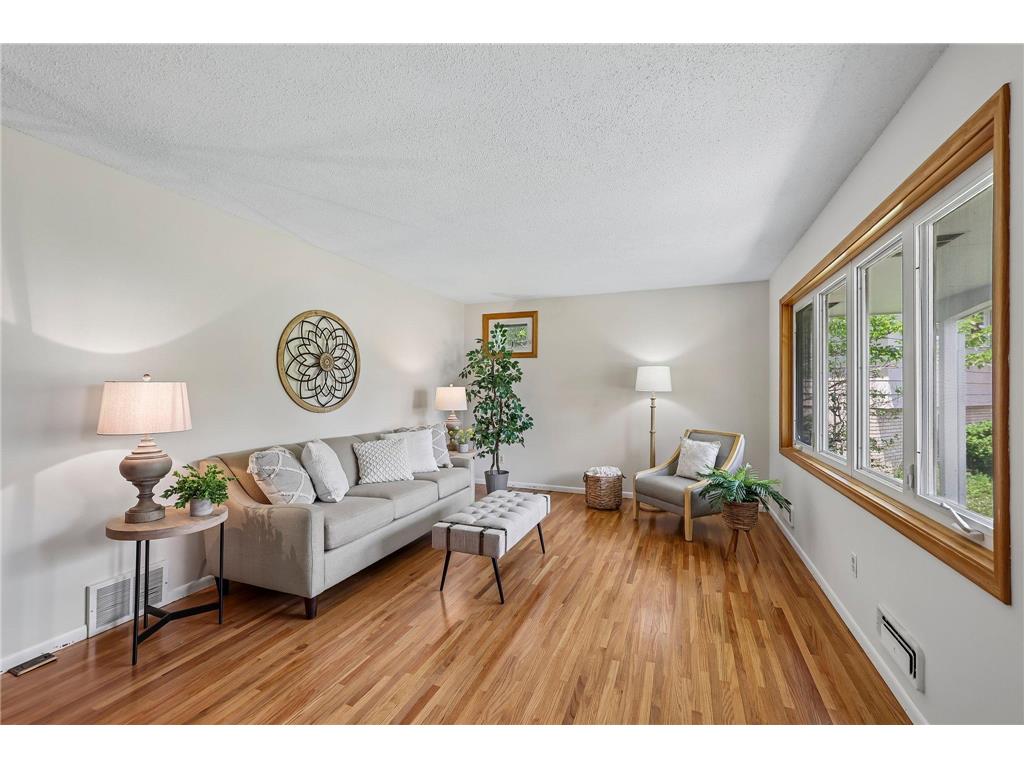 8328 Ewing Road Bloomington MN 55431 7068665 image5