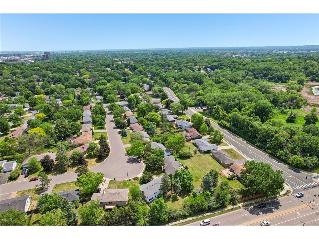 8328 Ewing Road Bloomington MN 55431 7068665 image52