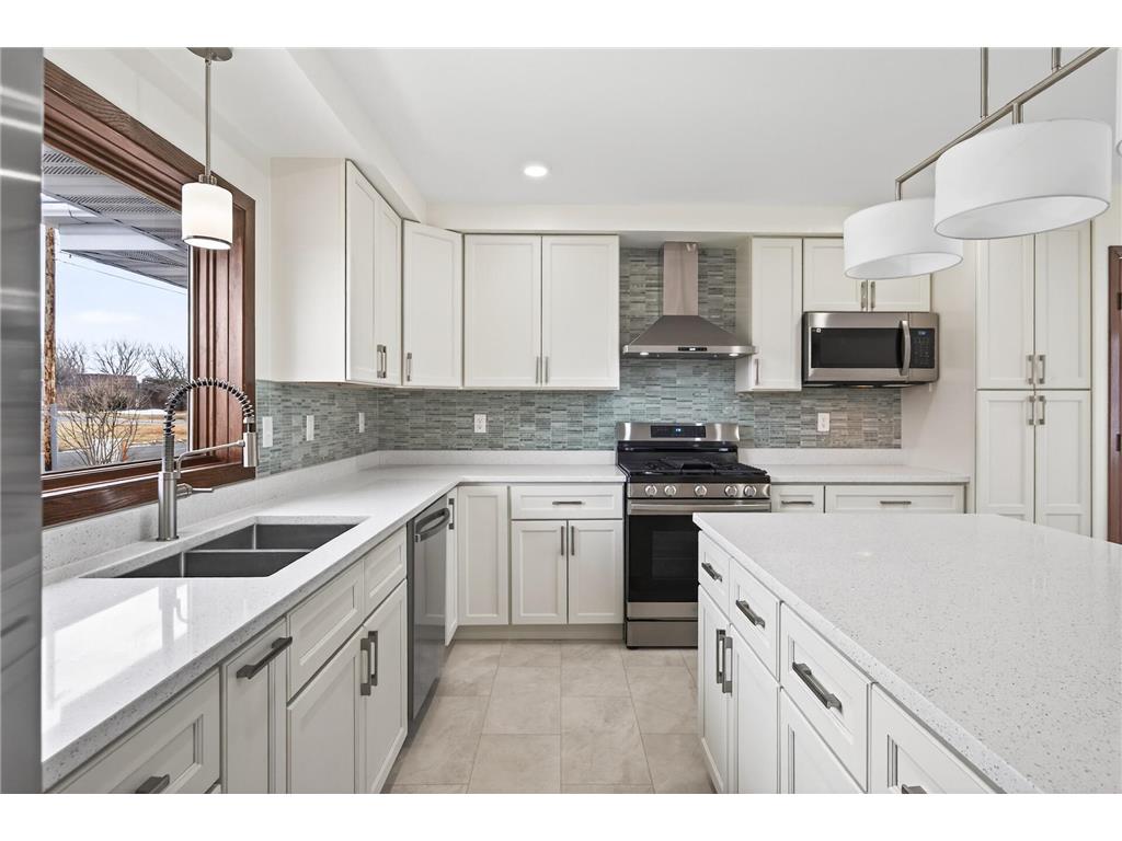 8328 Johnson Circle Bloomington MN 55437 7039300 image13