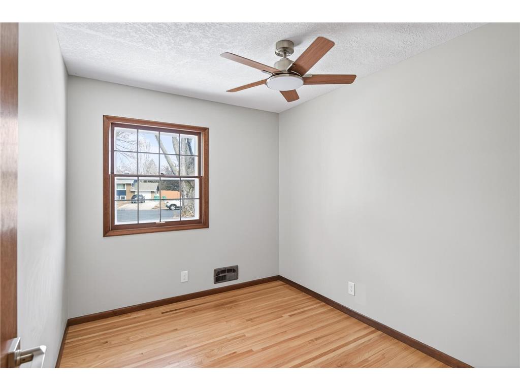 8328 Johnson Circle Bloomington MN 55437 7039300 image18