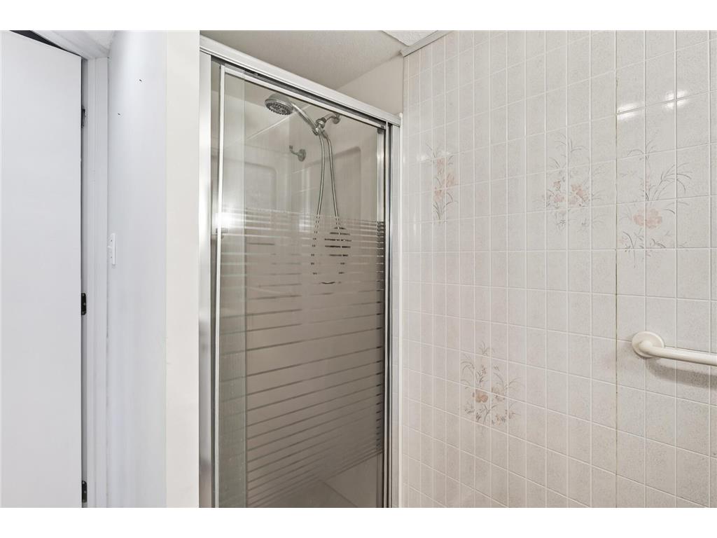 8328 Johnson Circle Bloomington MN 55437 7039300 image24