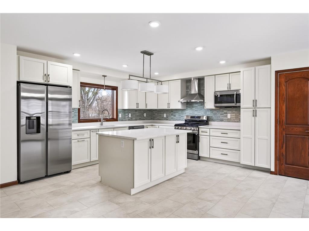 8328 Johnson Circle Bloomington MN 55437 7039300 image5