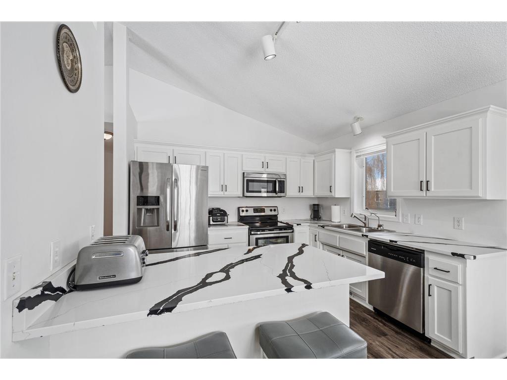 833 102nd Lane NE Blaine MN 55434 7000804 image8