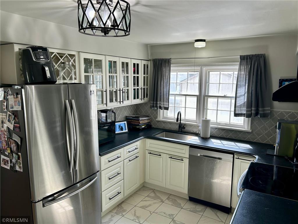 833 10th Street NW Rochester MN 55901 7051940 image2