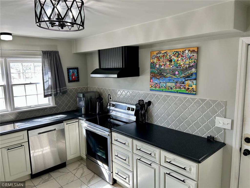 833 10th Street NW Rochester MN 55901 7051940 image3