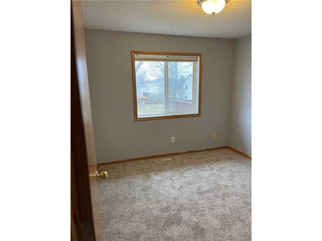 833 S Walnut Street Belle Plaine MN 56011 7040437 image11