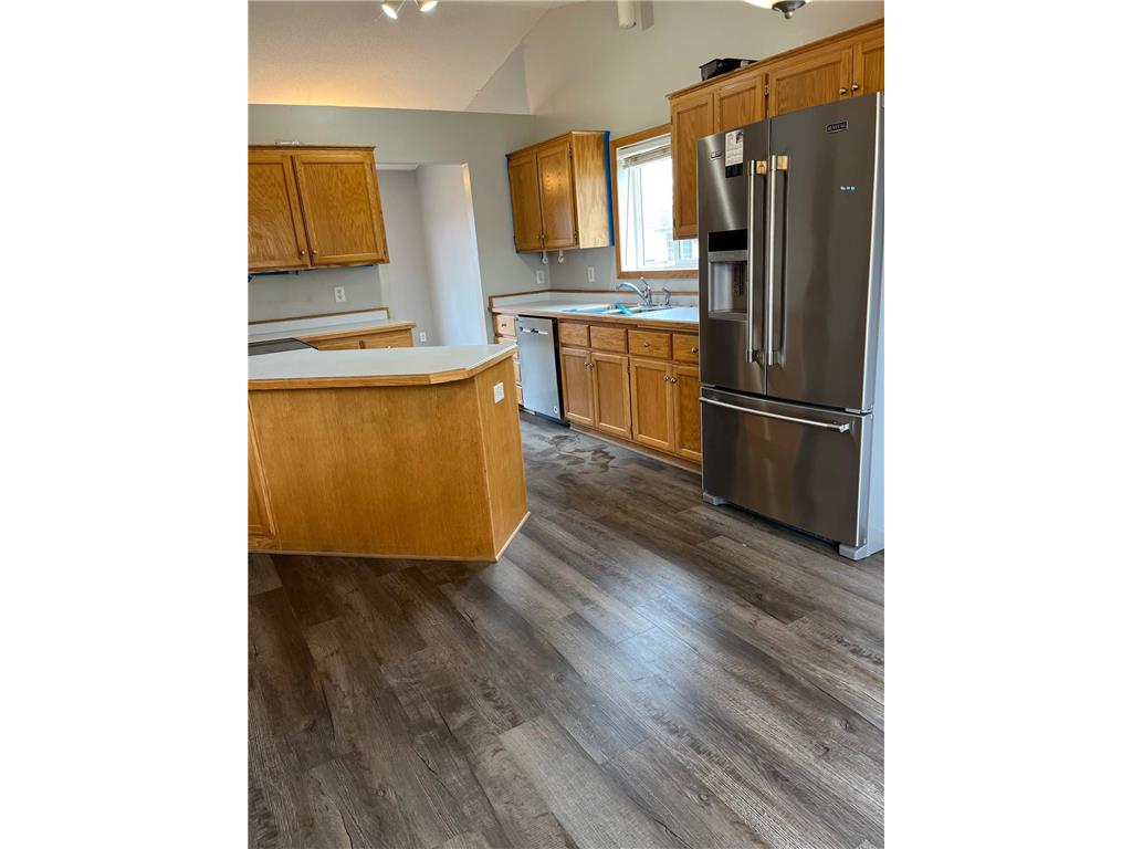 833 S Walnut Street Belle Plaine MN 56011 7040437 image3