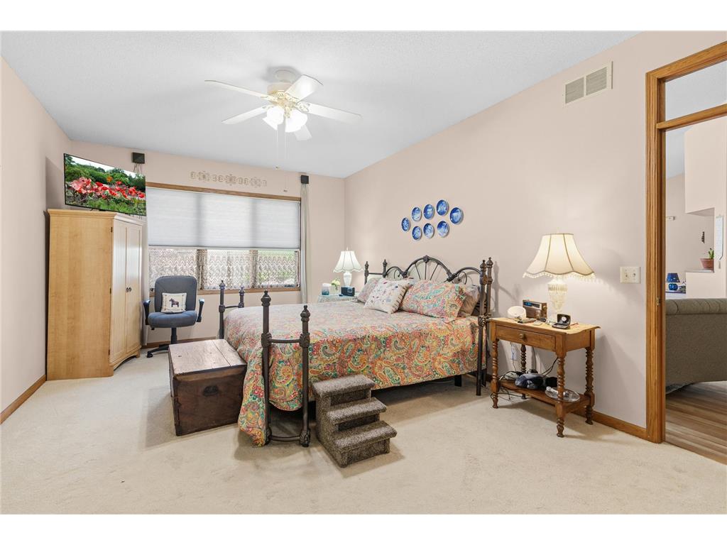 833 Southcross Drive E Burnsville MN 55306 7071825 image19