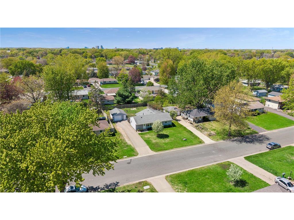 8332 Elliot Avenue S Bloomington MN 55420 7058762 image1