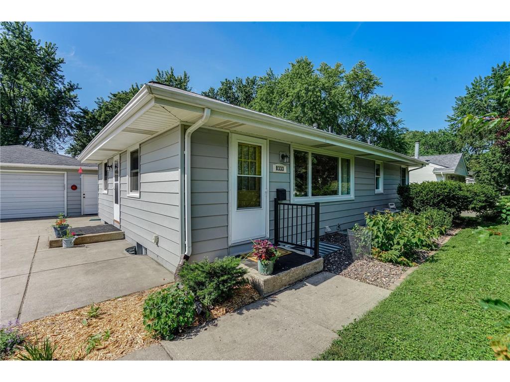 8333 32nd Avenue N Crystal MN 55427 6751765 image1