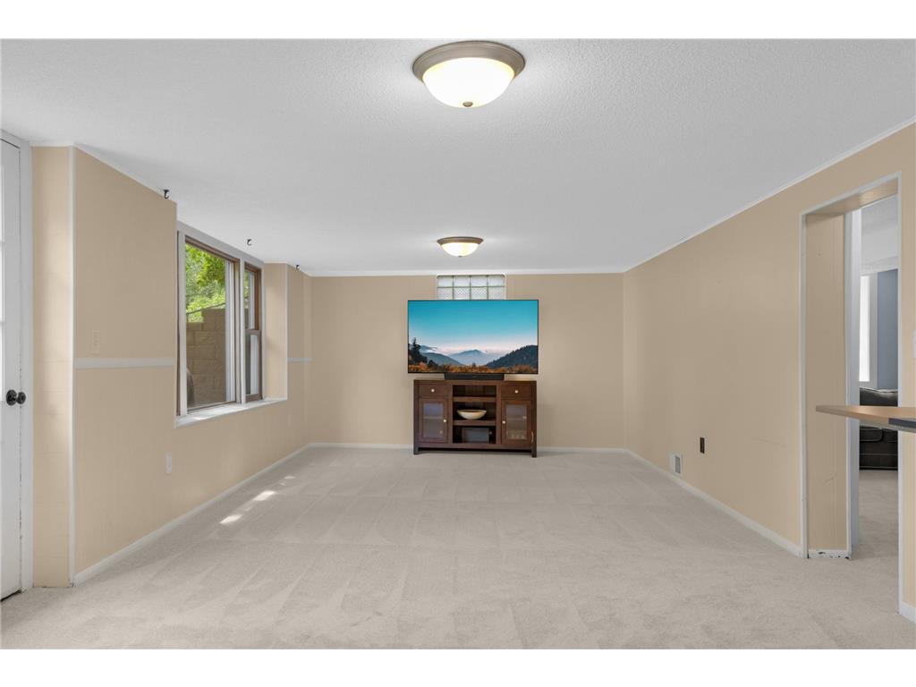 8336 Ewing Road Bloomington MN 55431 7090395 image20