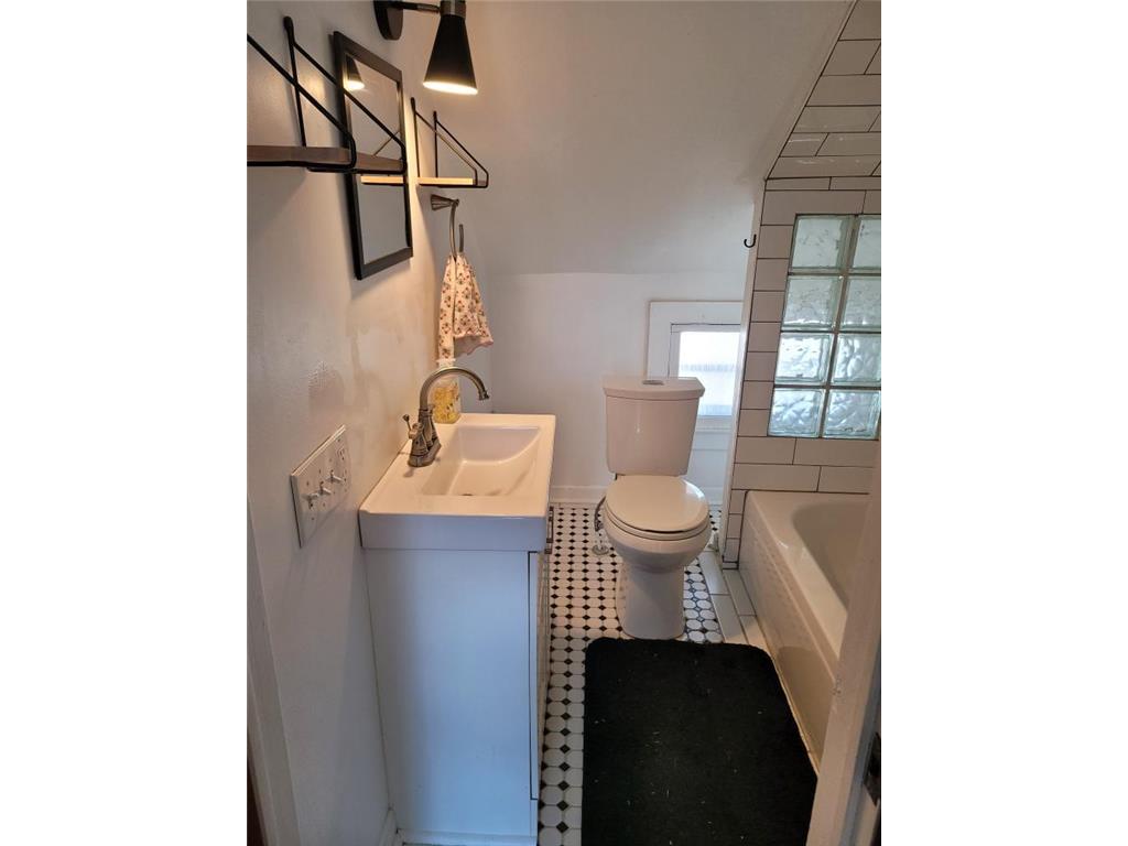 834 Algonquin Avenue Saint Paul MN 55119 7075332 image12