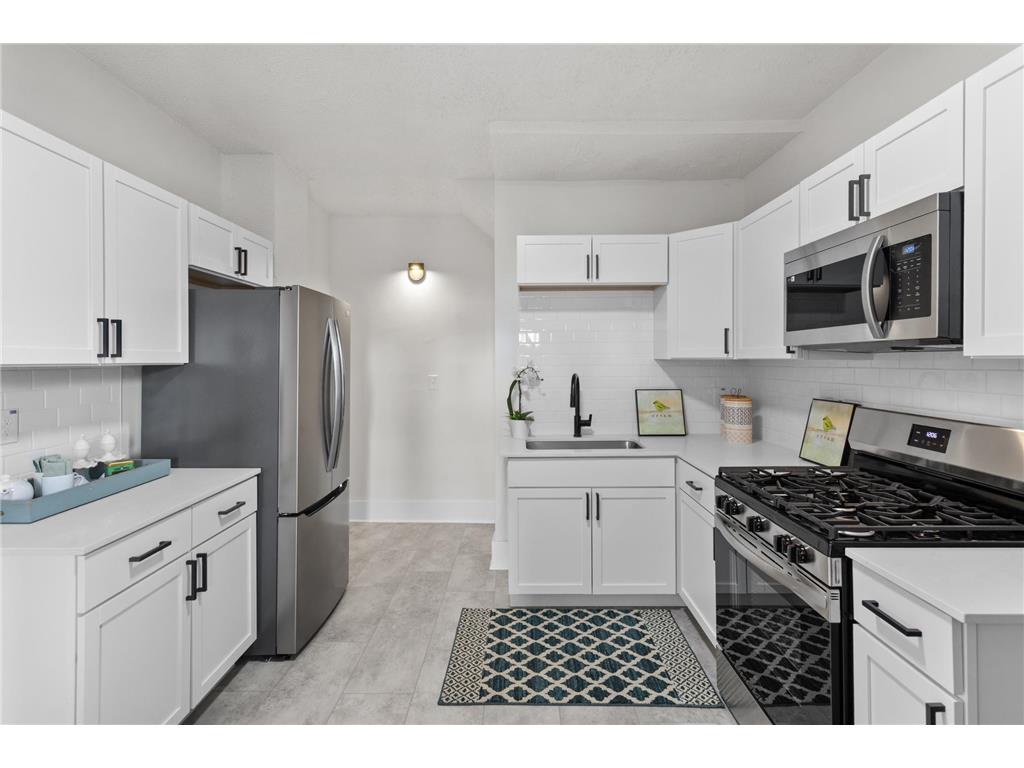 834 Blair Avenue Saint Paul MN 55104 7002532 image2