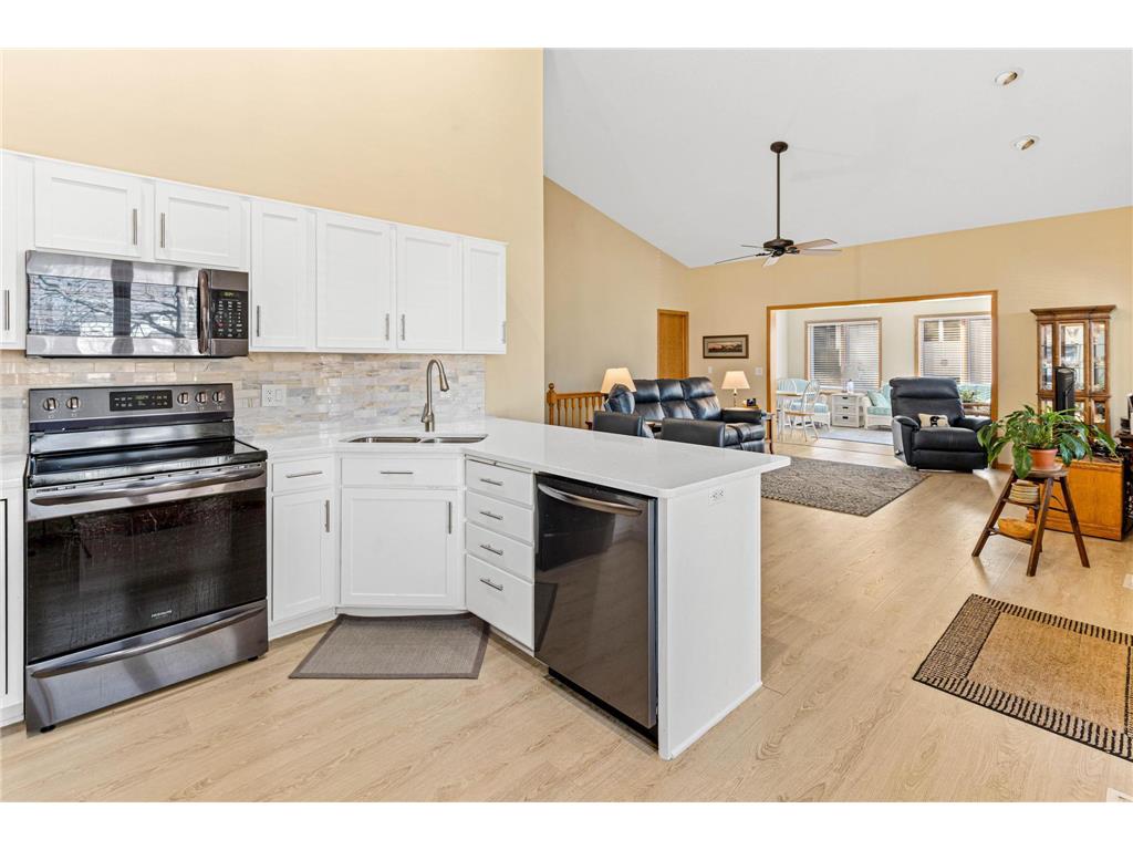 834 Wescott Square Eagan MN 55123 6491924 image1