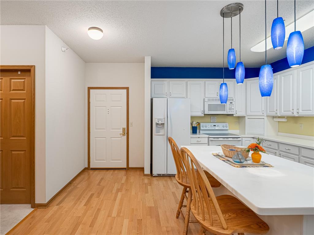 8341 Lyndale Avenue S #303 Bloomington MN 55420 6434979 image1