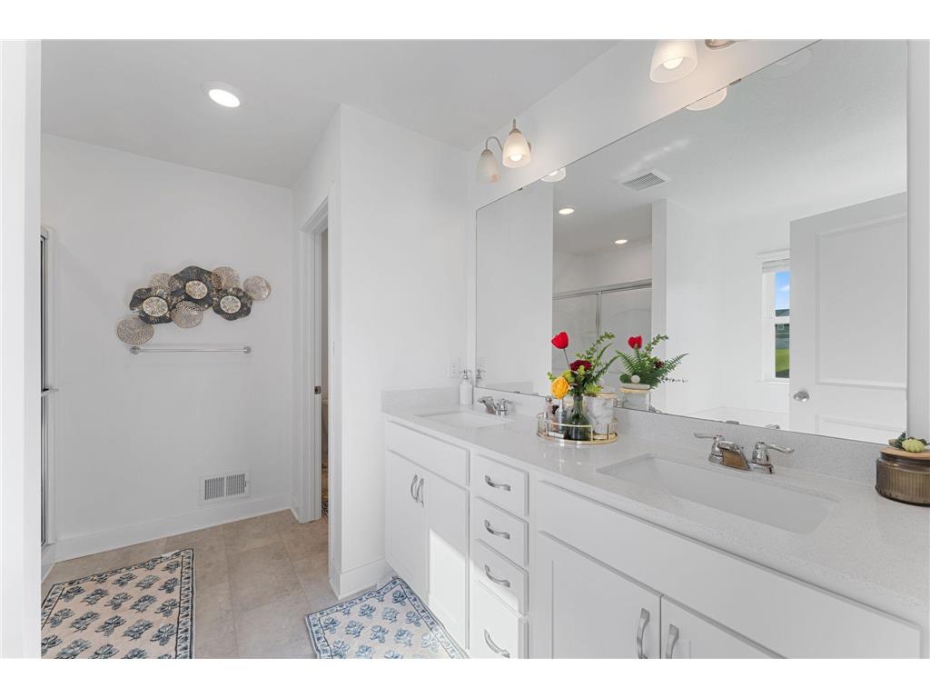 8345 Shire Trail Woodbury MN 55129 6808697 image24