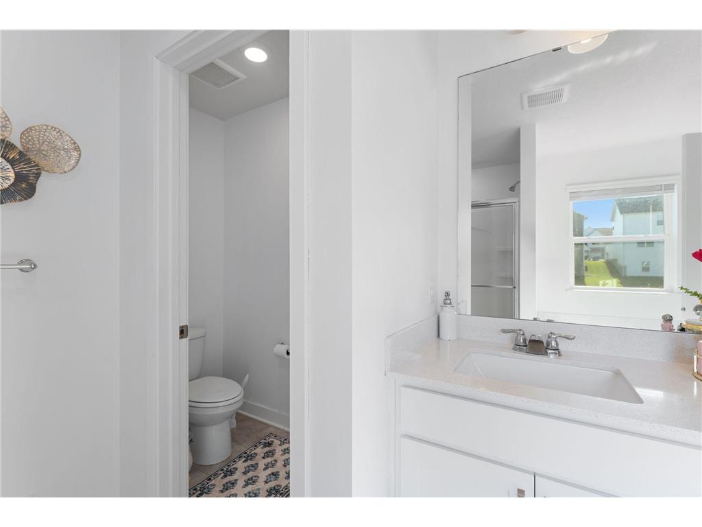 8345 Shire Trail Woodbury MN 55129 7012349 image29