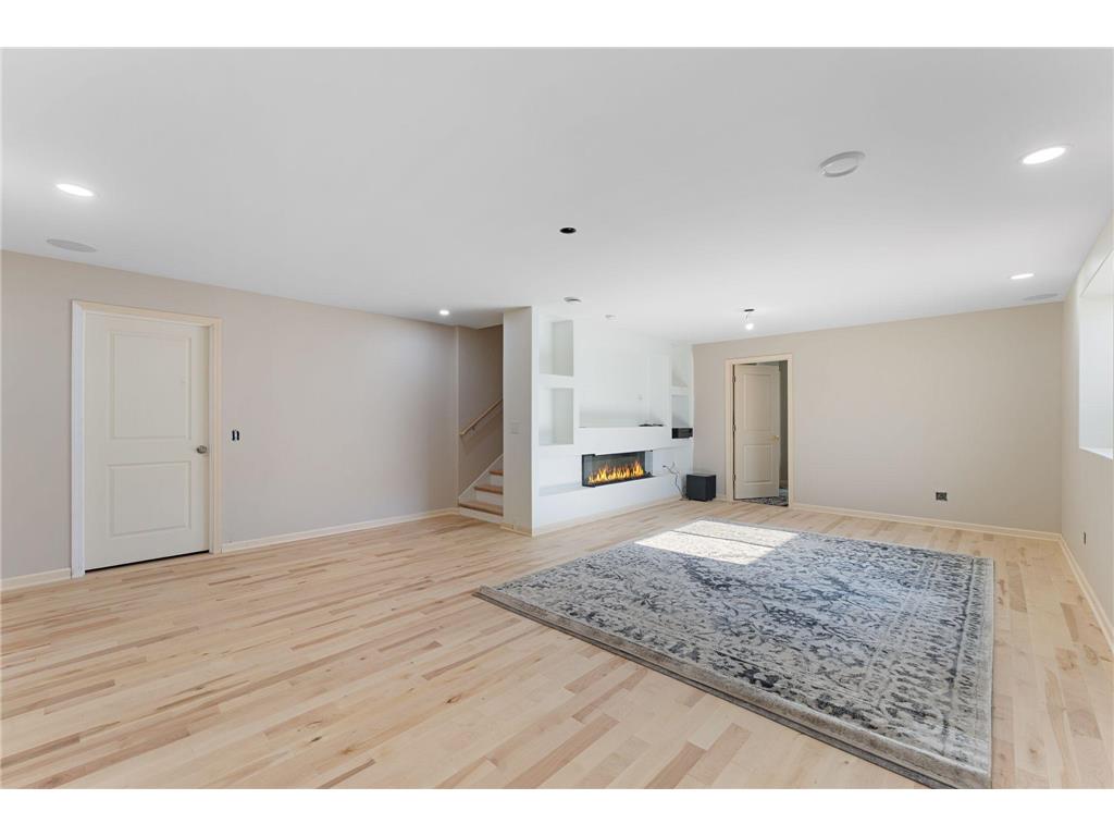 8345 Shire Trail Woodbury MN 55129 7012349 image32